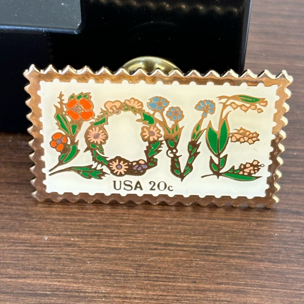 Vintage LOVE leaves pin/ clips on fabric/ US postal service